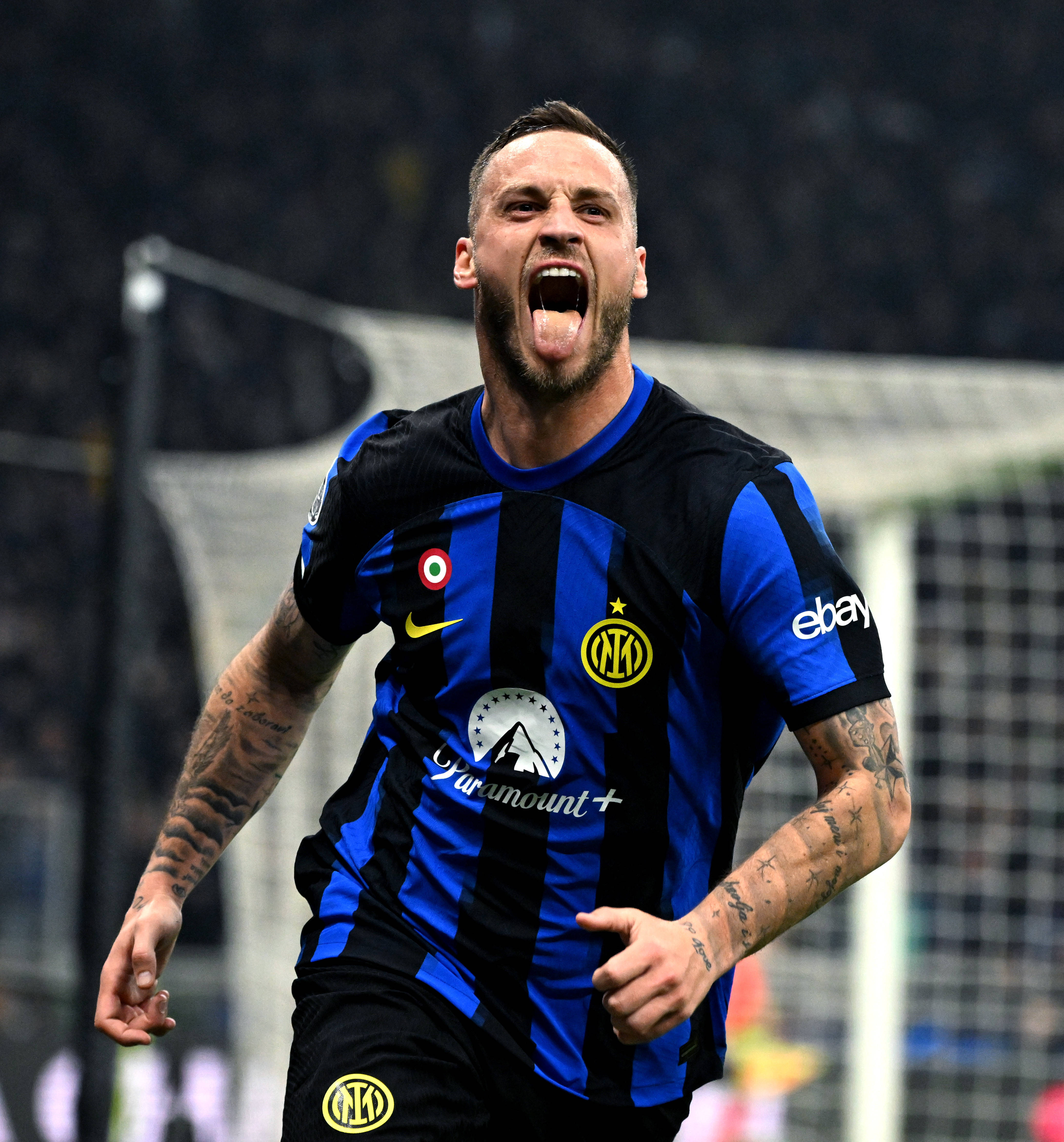 小卡纳瓦罗：在我哥光环下成长压力很大；我始终爱着那不勒斯（小卡纳瓦罗：在兄长光环下成长不易，但我对那不勒斯的爱始终如一）