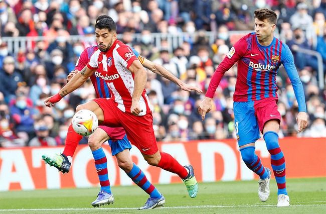 上海海港为备战三线作战，大范围调整阵容，清洗后防线，加强进攻，提升整体竞争力。（上海海港备战三线：阵容大换血，重塑后防、升级进攻，全面提升竞争力）