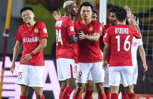 阿奇姆彭迎来中超第200场里程碑，此前199场贡献68球21助（中超第200战达成！阿奇姆彭此前199场斩获68球21助攻）