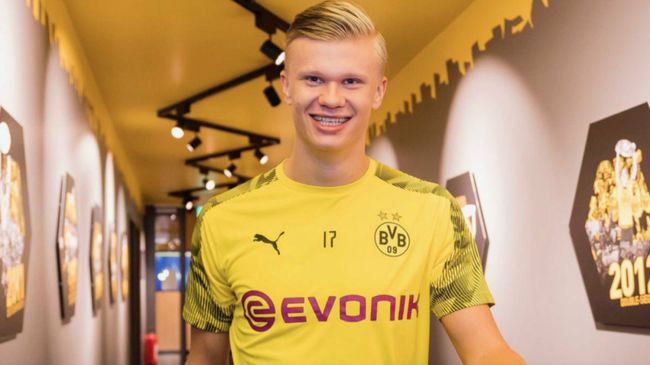 邓弗里斯：我偶像是孔帕尼和麦孔，遇到的最强对手是梅西（邓弗里斯自述：偶像是孔帕尼与麦孔，职业生涯最强对手当属梅西）